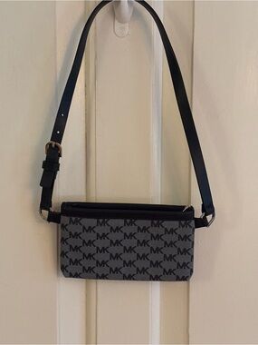 This Michael Kors MK Signature Logo Belt Bag / Fanny Pack NWOT